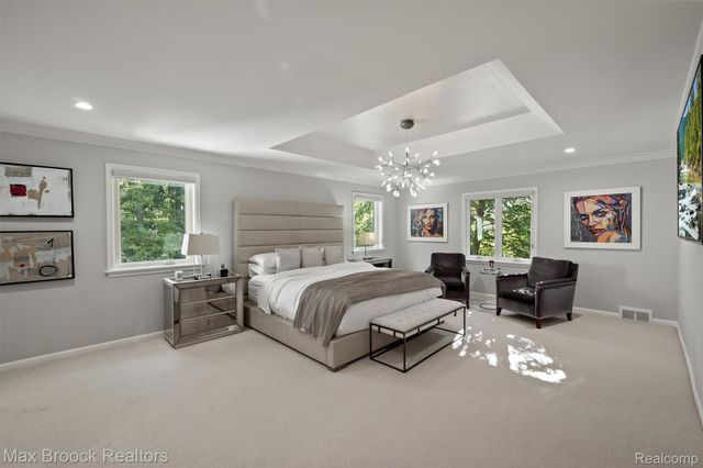 5190 Clarendon Crest Street, Bloomfield Charter Township, MI 48302