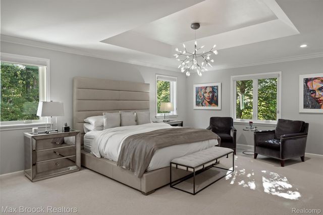 5190 Clarendon Crest Street, Bloomfield Charter Township, MI 48302