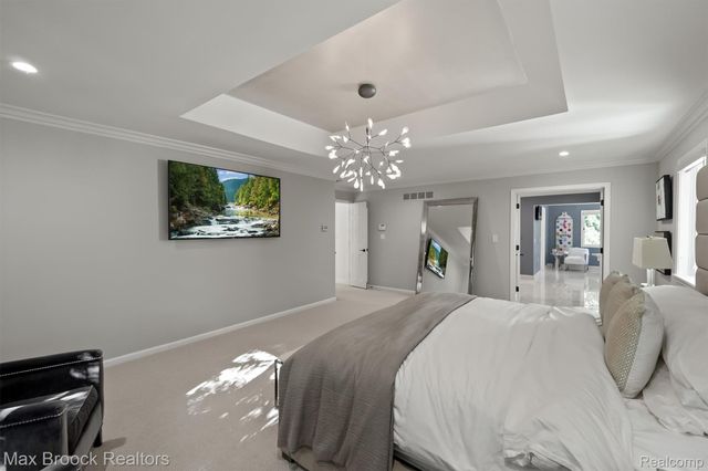 5190 Clarendon Crest Street, Bloomfield Charter Township, MI 48302