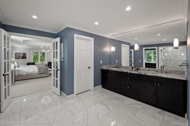 5190 Clarendon Crest Street, Bloomfield Charter Township, MI 48302