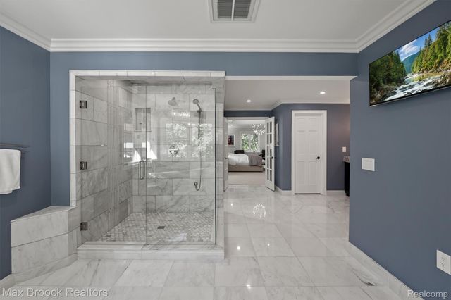 5190 Clarendon Crest Street, Bloomfield Charter Township, MI 48302