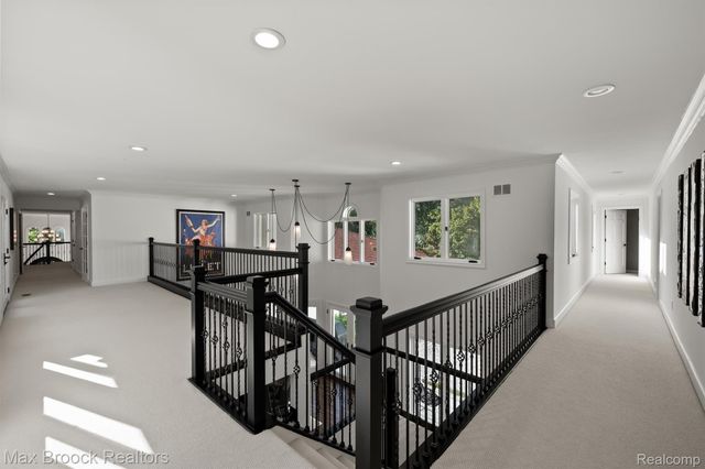 5190 Clarendon Crest Street, Bloomfield Charter Township, MI 48302