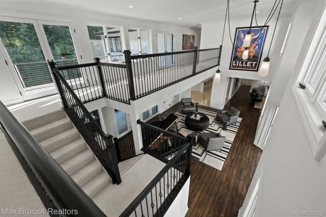 5190 Clarendon Crest Street, Bloomfield Charter Township, MI 48302