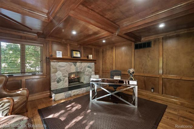 5190 Clarendon Crest Street, Bloomfield Charter Township, MI 48302