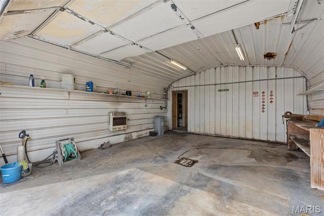 2149 E Frontage Road, Staunton, IL 62088