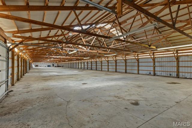 2149 E Frontage Road, Staunton, IL 62088