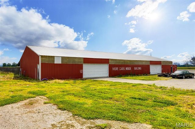 2149 E Frontage Road, Staunton, IL 62088