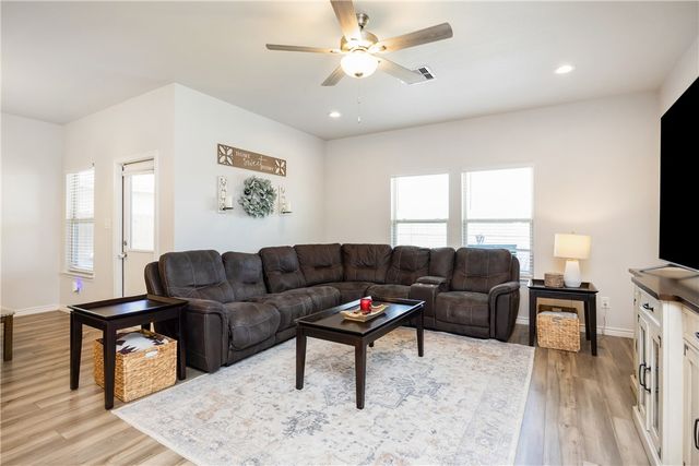 2757 Excelsior Blvd, Corpus Christi, TX 78415