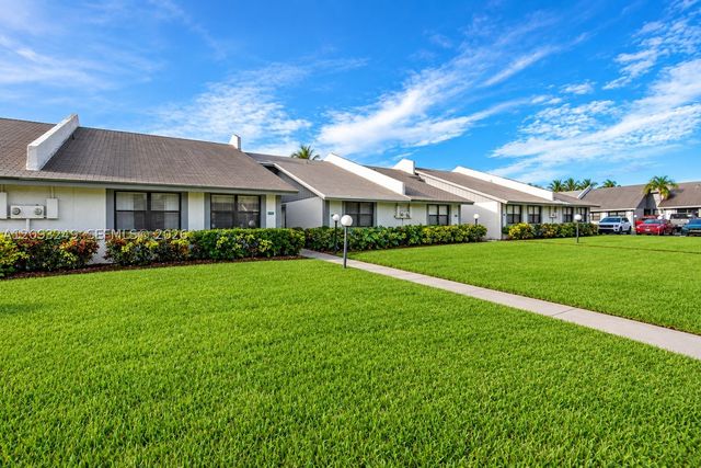 6064 NW 3rd St, Margate, FL 33063