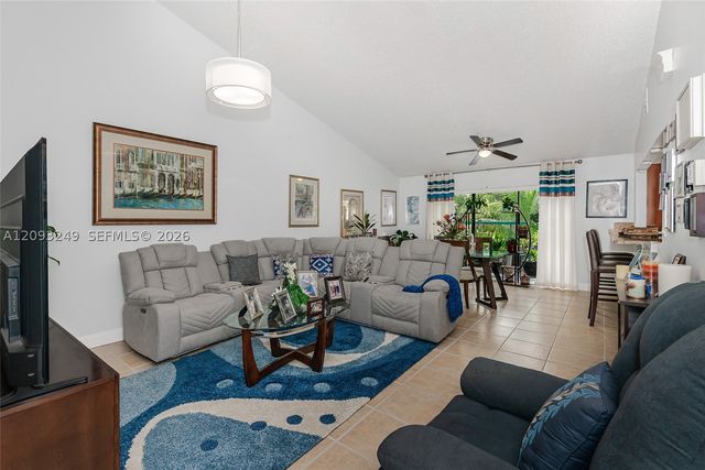 6064 NW 3rd St, Margate, FL 33063