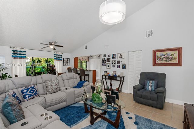 6064 NW 3rd St, Margate, FL 33063