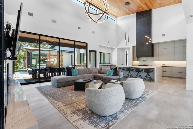 135 whittingham, San Antonio, TX 78231