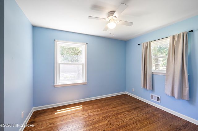 3732 Glenmeade Rd, Louisville, KY 40218