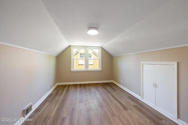 3732 Glenmeade Rd, Louisville, KY 40218