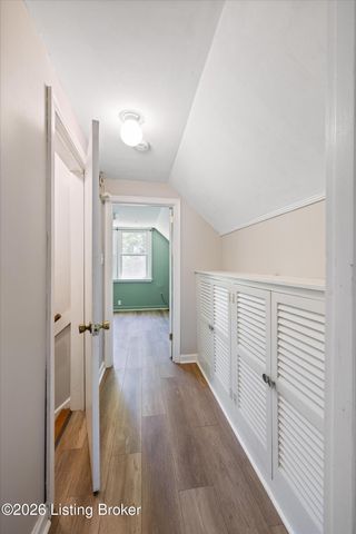3732 Glenmeade Rd, Louisville, KY 40218
