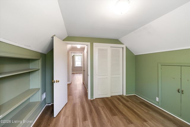 3732 Glenmeade Rd, Louisville, KY 40218