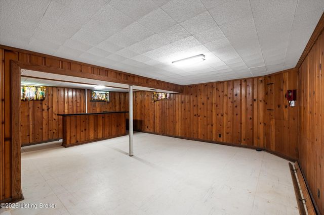 3732 Glenmeade Rd, Louisville, KY 40218