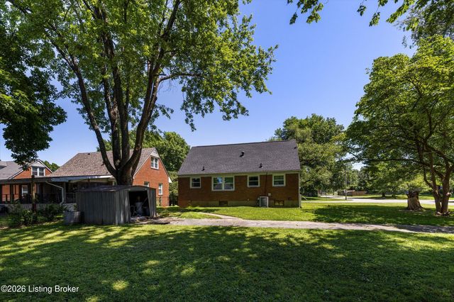 3732 Glenmeade Rd, Louisville, KY 40218