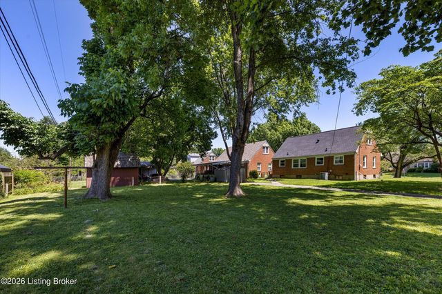 3732 Glenmeade Rd, Louisville, KY 40218