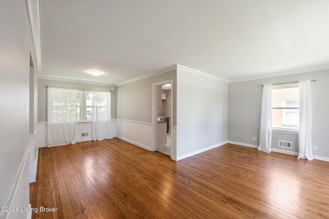 3732 Glenmeade Rd, Louisville, KY 40218