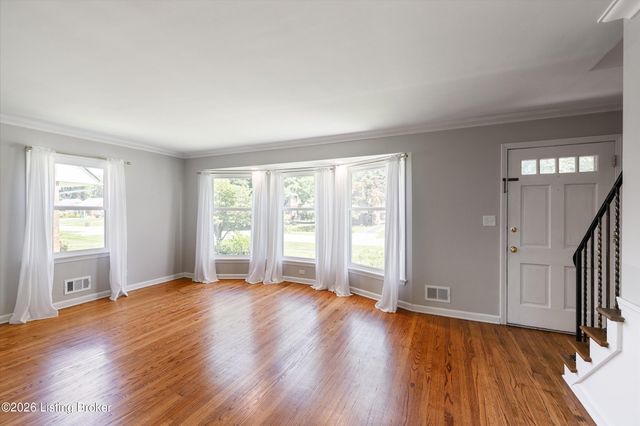 3732 Glenmeade Rd, Louisville, KY 40218