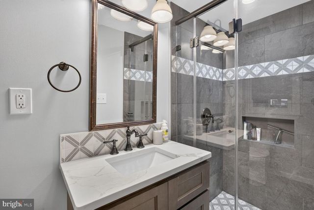 2416 39TH ST NW, Washington, DC 20007
