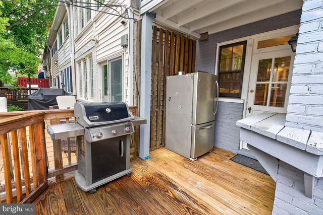2416 39TH ST NW, Washington, DC 20007