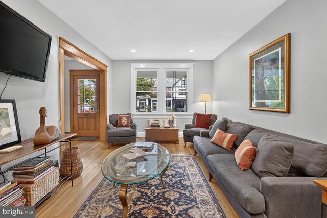 2416 39TH ST NW, Washington, DC 20007