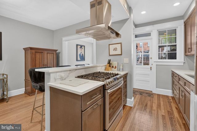 2416 39TH ST NW, Washington, DC 20007