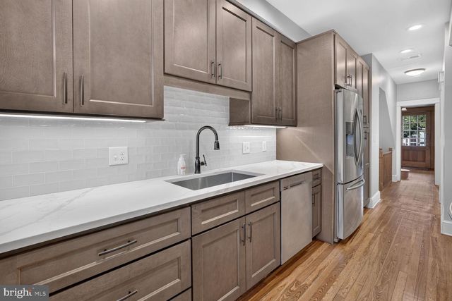 2416 39TH ST NW, Washington, DC 20007