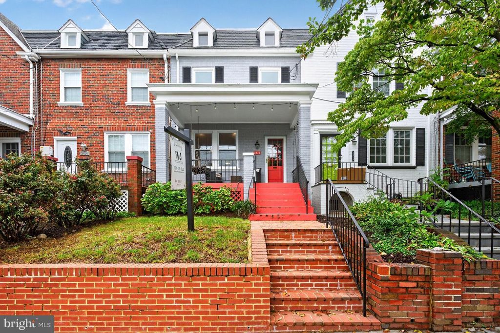 2416 39TH ST NW, Washington, DC 20007