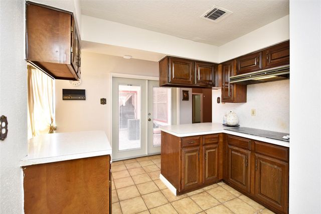 10214 Trade Winds Drive, Houston, TX 77086