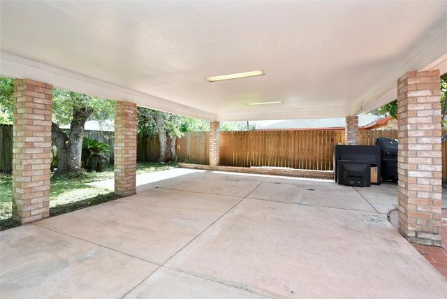 10214 Trade Winds Drive, Houston, TX 77086