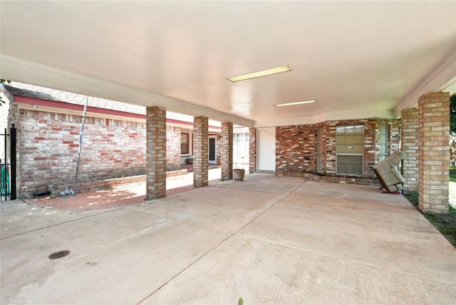 10214 Trade Winds Drive, Houston, TX 77086