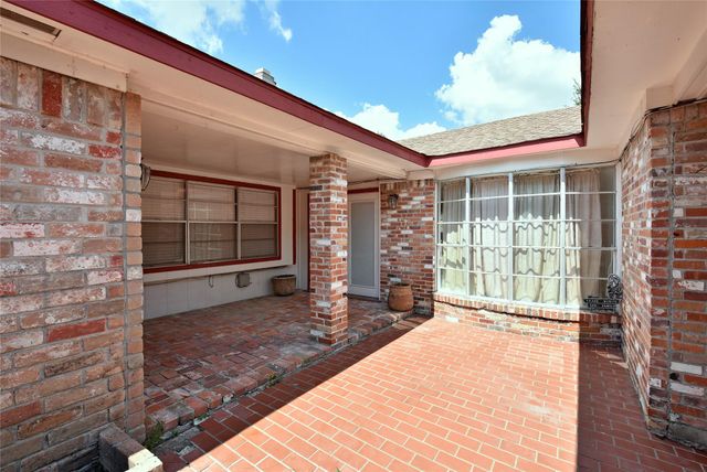 10214 Trade Winds Drive, Houston, TX 77086