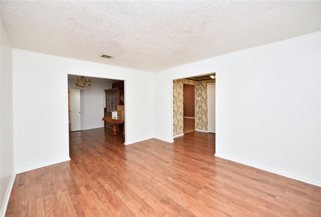 10214 Trade Winds Drive, Houston, TX 77086