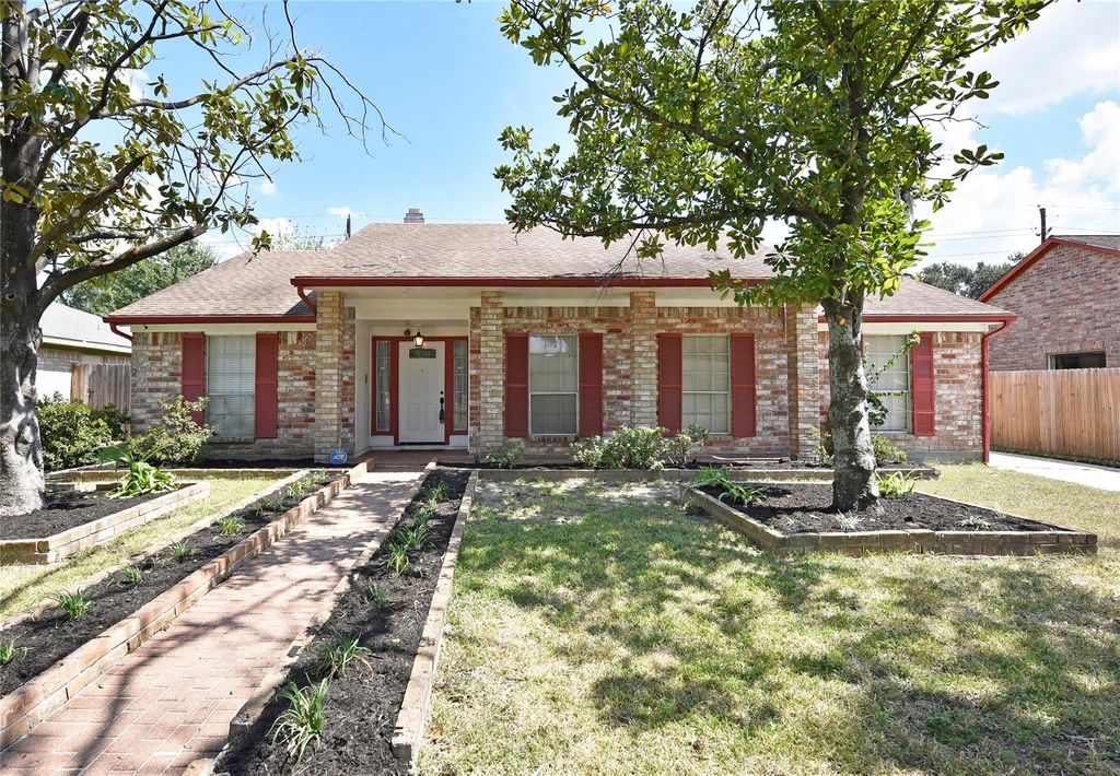 10214 Trade Winds Drive, Houston, TX 77086