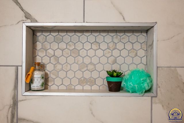 2709 SE Massachusetts AVE, Topeka, KS 66605