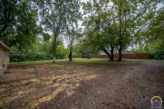 2709 SE Massachusetts AVE, Topeka, KS 66605