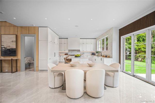 7 Mirrielees Road, Great Neck, NY 11021