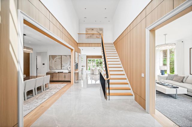 7 Mirrielees Road, Great Neck, NY 11021