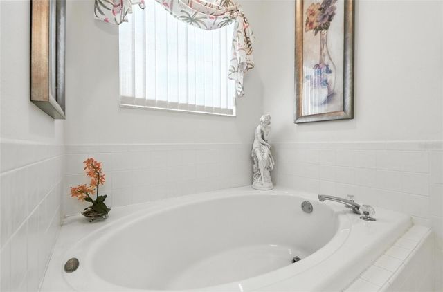 1752 CHALLENGER AVENUE, Davenport, FL 33897