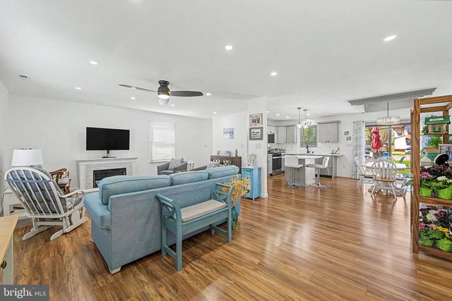 814 ARAGO ST, Egg Harbor City, NJ 08215