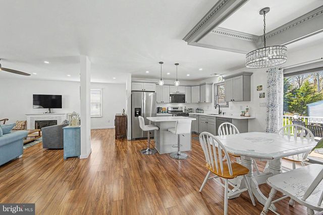 814 ARAGO ST, Egg Harbor City, NJ 08215