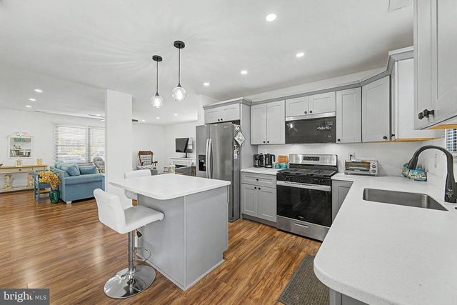 814 ARAGO ST, Egg Harbor City, NJ 08215