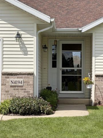 N4194 Country Club Drive, Brodhead, WI 53520