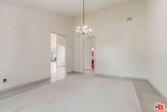 811 N Hillcrest Road, Beverly Hills, CA 90210