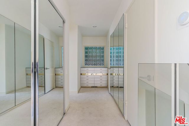 811 N Hillcrest Road, Beverly Hills, CA 90210