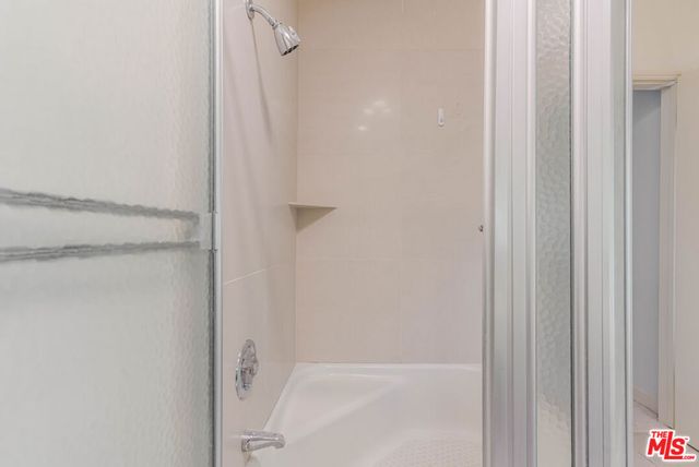 811 N Hillcrest Road, Beverly Hills, CA 90210