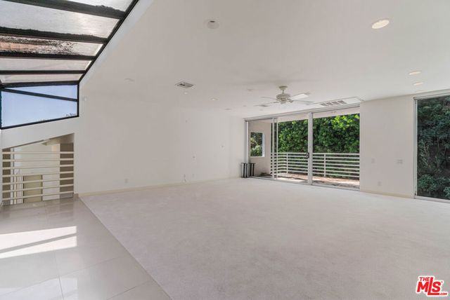 811 N Hillcrest Road, Beverly Hills, CA 90210